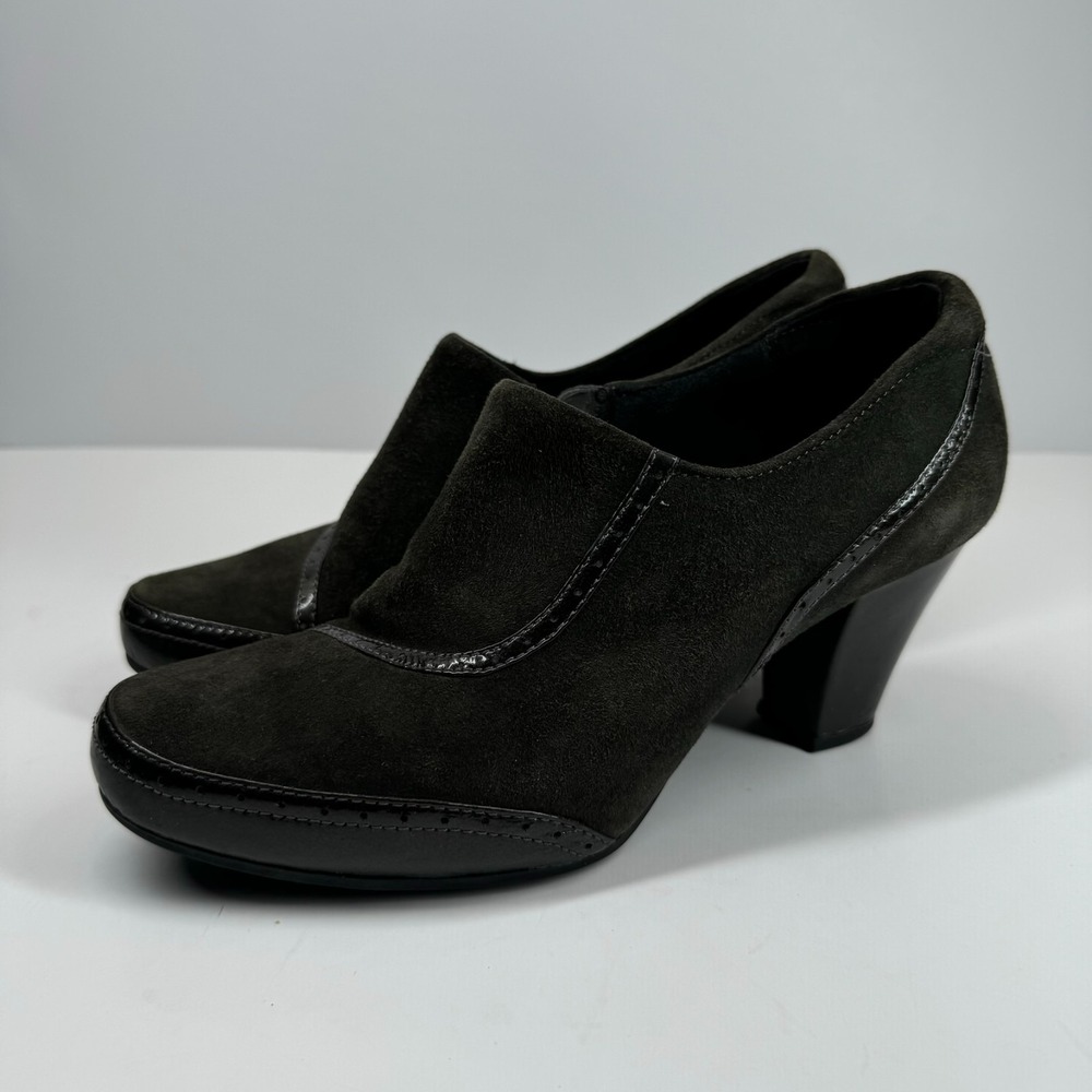 Clarks Artisan Women's US 8M Olive Green Suede Low Cut Block Heel Ankle Booties